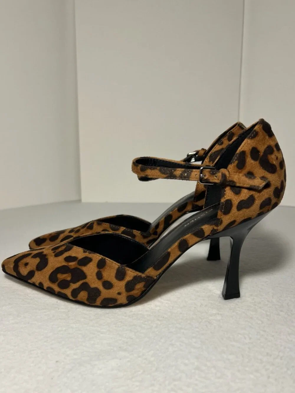 Marc Fisher Women's 7.5M Brown Haben Pump, Leopard Pointy Toe Tapered Heel Adjus